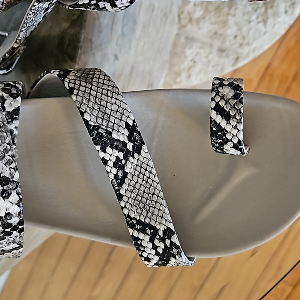 NEW J SLIDES NYC - Picture 4 of 6